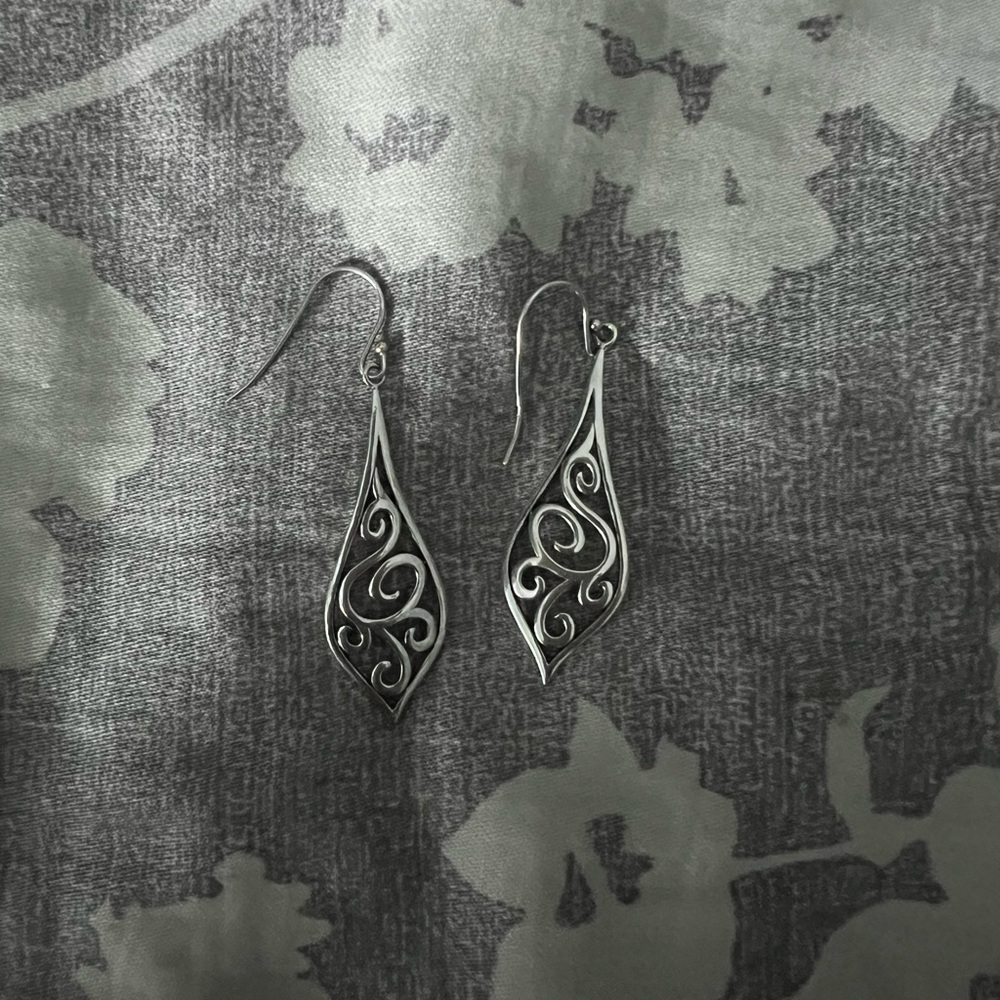 Elegant Silver Swirl Earrings